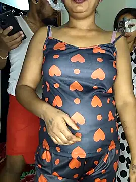 Family02 online show from September 2025 03:46:01 PM