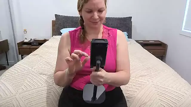 aussiepeaches online show from May 2026 02:18:01 AM