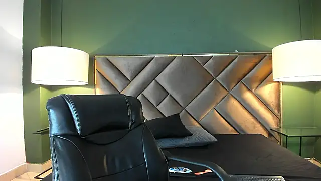 Lean Portman online show from March 2026 03:22:01 PM