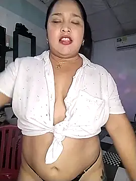 Snapshot of Angelly_ricura chatting on November 2025 03:01:02 PM Angelly ricura online show from November 2025 03:01:02 PM