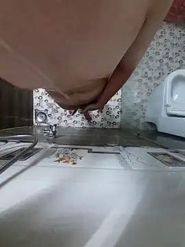 winter0cold  online show from October 2025 11:29:02 AM