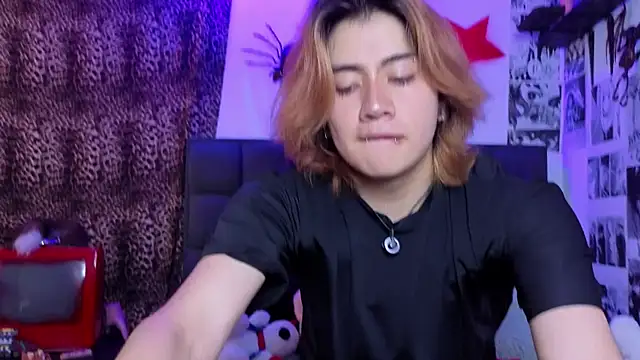 Vamps Lovers online show from December 2025 08:07:02 PM