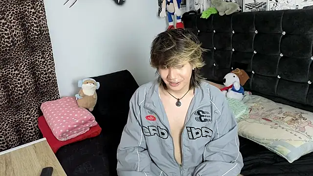 Vamps Lovers online show from April 2026 08:40:01 PM