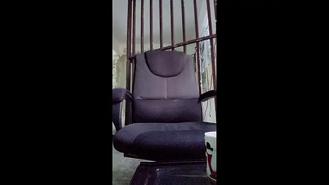 Snapshot of Labarbie77 chatting on September 2025 12:32:02 PM Labarbie77 online show from September 2025 12:32:02 PM