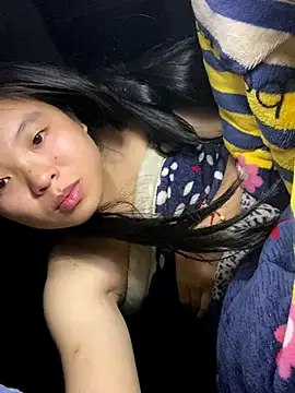 viluna online show from November 2025 04:40:01 PM