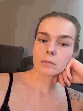 Snapshot of LisaFreier chatting on September 2025 03:17:02 PM LisaFreier online show from September 2025 03:17:02 PM