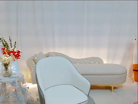 OL-Lily online show from September 2025 02:39:02 PM