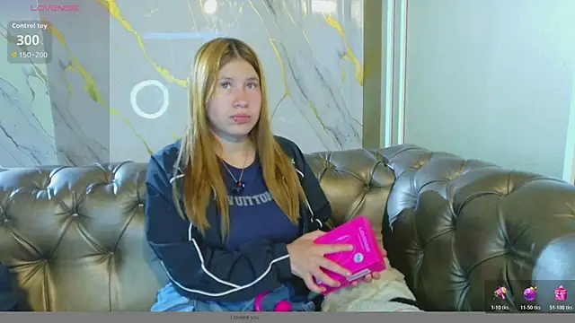 Olivia11  online show from February 2026 12:42:02 PM