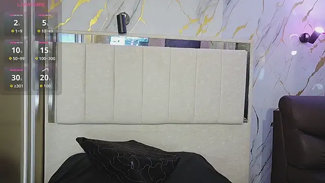 Olivia11  online show from July 2026 01:04:02 PM