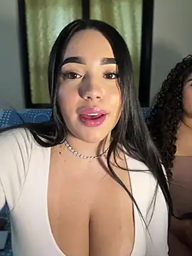 Snapshot of SofiaWildee chatting on June 2026 04:33:02 AM SofiaWildee online show from June 2026 04:33:02 AM