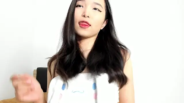 Soyun Mia online show from January 2026 02:00:02 PM