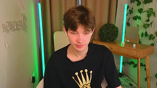  Den1s  online show from February 2026 01:00:02 PM