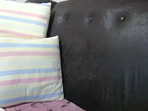 Snapshot of bustylaura4u chatting on June 2026 05:45:01 PM bustylaura4u online show from June 2026 05:45:01 PM