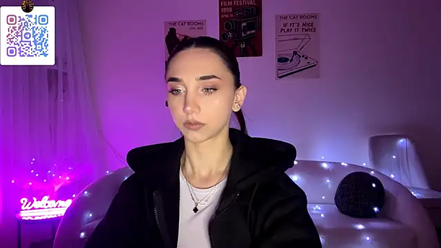 LinaMour online show from March 2026 10:53:01 PM