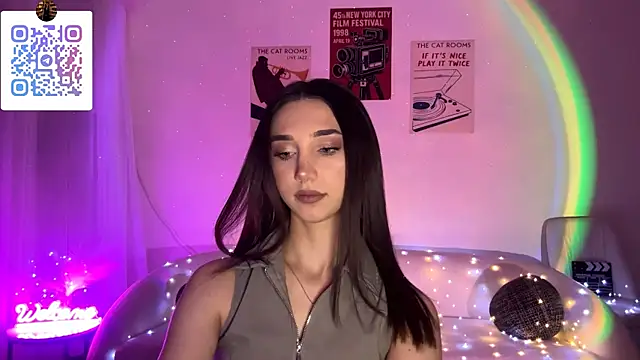 LinaMour online show from April 2026 10:12:01 PM