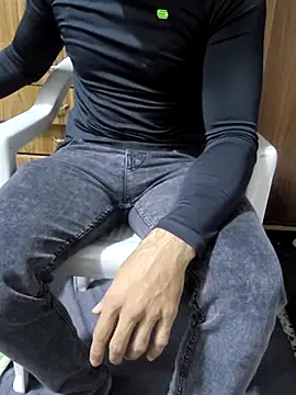 Snapshot of yazinyazin1 chatting on November 2025 08:43:02 PM yazinyazin1 online show from November 2025 08:43:02 PM