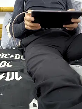 Snapshot of yazinyazin1 chatting on November 2025 06:24:02 PM yazinyazin1 online show from November 2025 06:24:02 PM