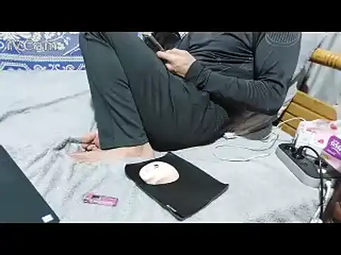 yazinyazin1 online show from February 2026 06:30:02 AM