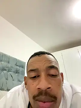 fitsexyman online show from November 2025 08:30:01 PM