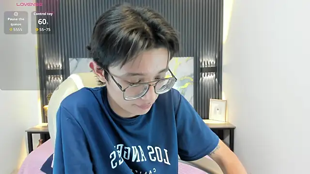 Snapshot of SantiagoRusso18 chatting on November 2025 03:38:01 AM SantiagoRusso18 online show from November 2025 03:38:01 AM