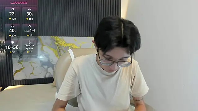 Snapshot of SantiagoRusso18 chatting on November 2025 02:11:01 AM SantiagoRusso18 online show from November 2025 02:11:01 AM