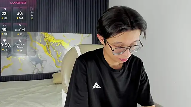 Snapshot of SantiagoRusso18 chatting on November 2025 03:35:01 PM SantiagoRusso18 online show from November 2025 03:35:01 PM