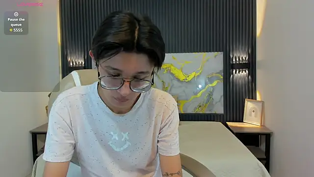 Snapshot of SantiagoRusso18 chatting on November 2025 07:39:02 PM SantiagoRusso18 online show from November 2025 07:39:02 PM