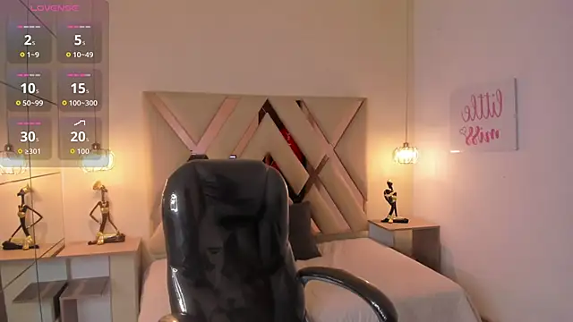 Snapshot of SantiagoRusso18 chatting on December 2025 08:04:02 PM SantiagoRusso18 online show from December 2025 08:04:02 PM