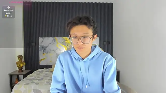 Snapshot of SantiagoRusso18 chatting on December 2025 08:23:01 AM SantiagoRusso18 online show from December 2025 08:23:01 AM