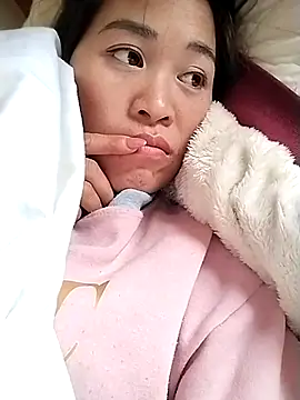 Snapshot of tuyetnhi-00 chatting on November 2025 05:28:02 AM tuyetnhi-00 online show from November 2025 05:28:02 AM