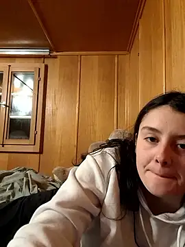 YoungLiisaxx online show from January 2026 05:40:01 PM