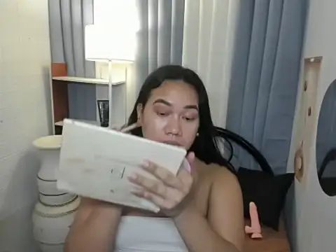 TsUncutKaren online show from November 2025 05:29:02 AM