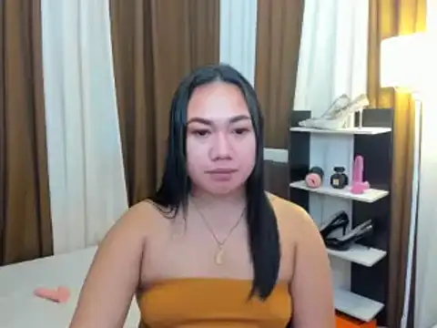 TsUncutKaren online show from December 2025 05:08:02 PM