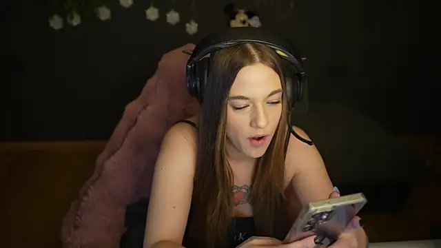 Luna Lynn online show from January 2026 09:29:01 PM