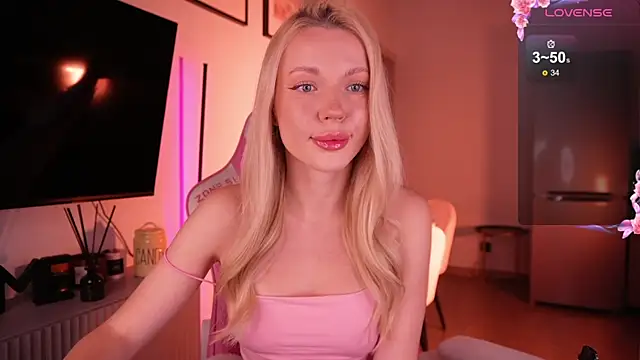 Snapshot of baby_bon chatting on October 2025 04:25:02 AM baby bon online show from October 2025 04:25:02 AM