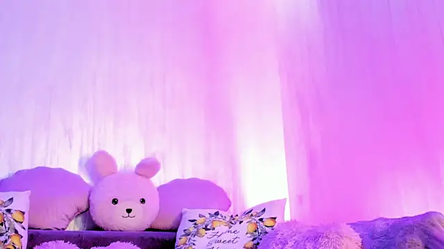 Snapshot of RileyNox chatting on October 2025 07:33:02 PM RileyNox online show from October 2025 07:33:02 PM