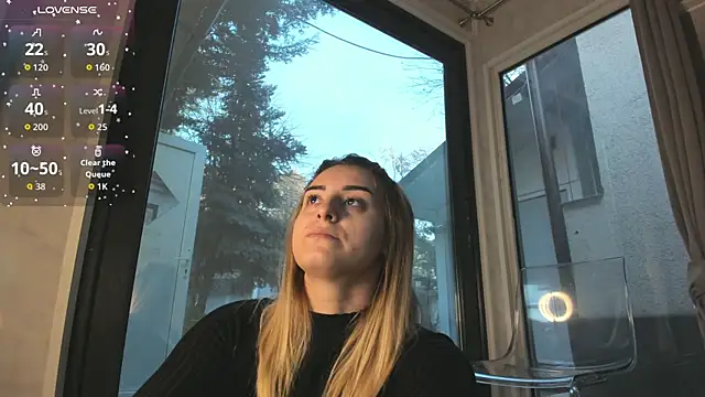 Ella Vee online show from November 2025 05:40:02 AM