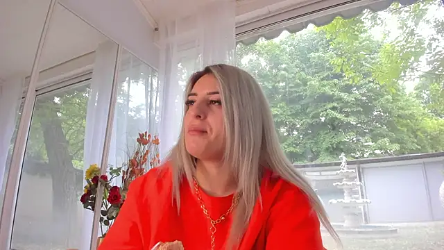 Snapshot of Ella_Vee chatting on May 2026 05:45:02 AM Ella Vee online show from May 2026 05:45:02 AM