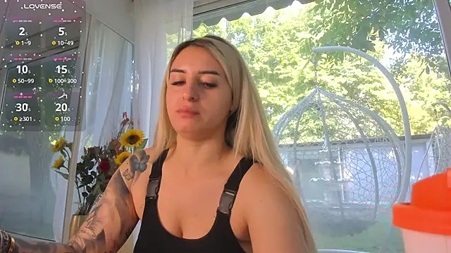 Snapshot of Ella_Vee chatting on June 2026 06:22:02 AM Ella Vee online show from June 2026 06:22:02 AM