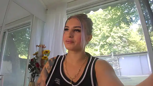 Ella Vee online show from July 2026 06:22:02 AM