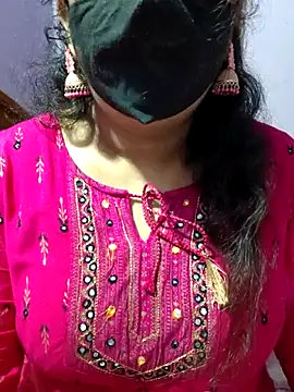 luci-queen online show from October 2025 06:00:01 AM