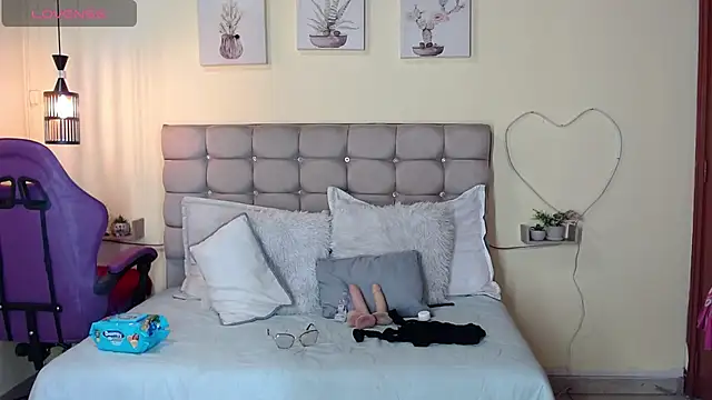  naomi s online show from June 2026 01:17:02 PM