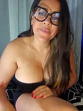 Nicoleefaith  online show from November 2025 06:43:01 PM