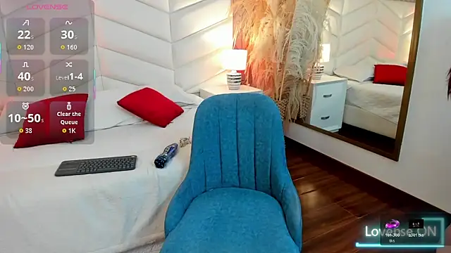 Snapshot of Nina_Ford_ chatting on November 2025 08:42:02 PM Nina Ford online show from November 2025 08:42:02 PM