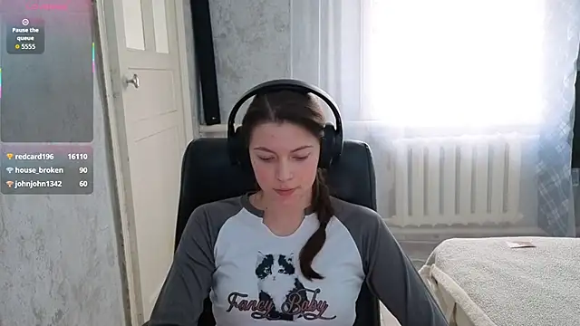 CutieAnny online show from November 2025 04:34:02 AM