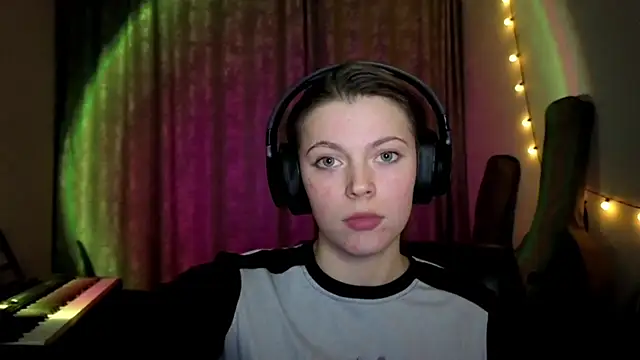 CutieAnny online show from March 2026 08:04:01 PM