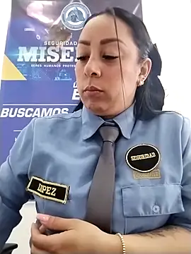 Snapshot of CRISTAL__11 chatting on November 2025 01:32:01 PM CRISTAL 11 online show from November 2025 01:32:01 PM