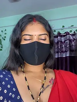 Snapshot of V-Hot-Sweti chatting on September 2025 03:33:01 PM V-Hot-Sweti online show from September 2025 03:33:01 PM