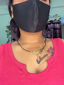 Snapshot of V-Hot-Sweti chatting on September 2025 05:57:01 PM V-Hot-Sweti online show from September 2025 05:57:01 PM