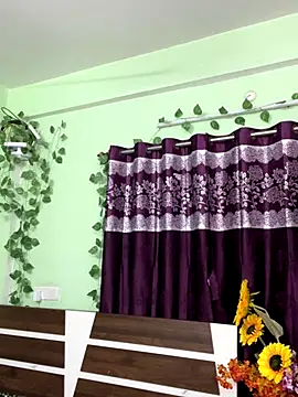 Snapshot of V-Hot-Sweti chatting on September 2025 06:31:02 PM V-Hot-Sweti online show from September 2025 06:31:02 PM